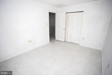 2242 Dawn Ln, Temple Hills, MD 20748 - photo 5