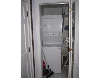 13 Thacher Ct unit 5, Boston, MA 02113 - photo 7