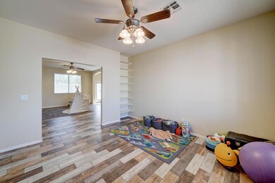 719 S Paustian Cir-6