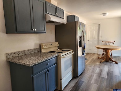 4061 Hawthorne Ave NE, Salem, OR 97301 - photo 3