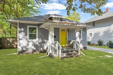 1704 W Church St, Champaign, IL 61821 - photo 2