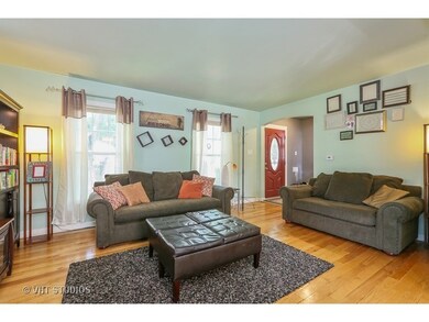 749 Westchester Blvd, Westchester, IL 60154 - photo 2