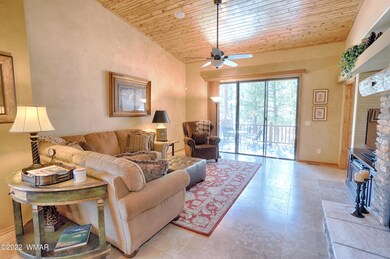 004_Living Room