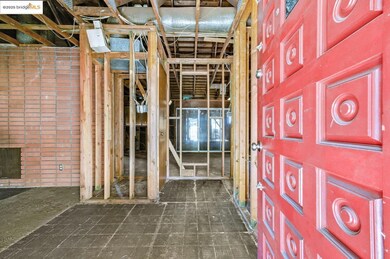 11201 Lochard St, Oakland, CA 94605 - photo 4