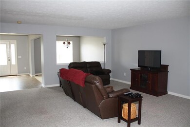 5694 Yorktown Rd, Plainfield, IN 46168 - photo 5