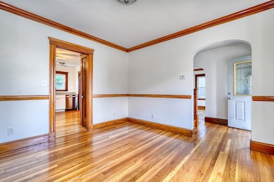 328 Vermont St, West Roxbury, MA 02132 - photo 5