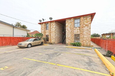 409 Galveston St, Laredo, TX 78040 - photo 3