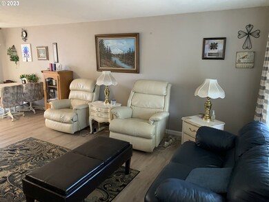 511 SW Monroe St, Sheridan, OR 97378 - photo 3