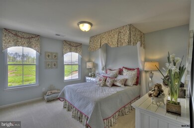 771 Countryside Rd unit LR VENICE, Seven Valleys, PA 17360 - photo 2