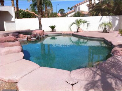 Swimming Pool/Hot Tub/Sauna.