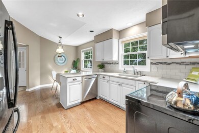 691 Grandview Ln, Aurora, OH 44202 - photo 4