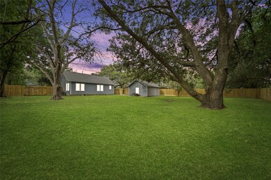 203 E Southland Ave, Alvin, TX 77511 - photo 3