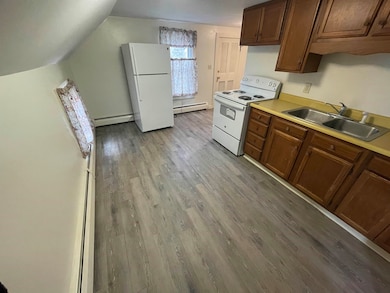 49 E Center St unit 2, Rutland, VT 05701 - photo 6