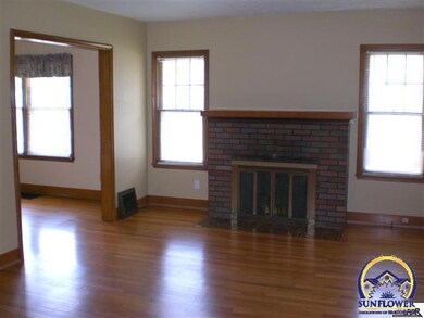 1534 SW Campbell Ave, Topeka, KS 66604 - photo 3