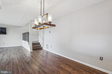 122 Roberts Ln unit 300, Alexandria, VA 22314 - photo 6