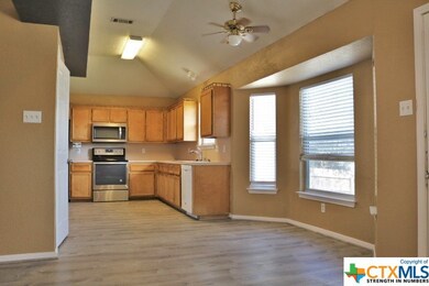 911 Risen Star Ln, Copperas Cove, TX 76522 - photo 7