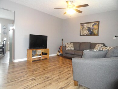 225 Crossfield Dr, Mount Washington, KY 40047 - photo 4