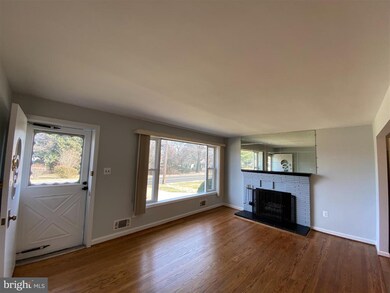 3722 Lacy Blvd, Falls Church, VA 22041 - photo 4