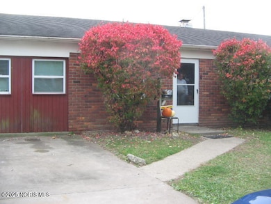 1715 E Benwick Rd, Toledo, OH 43613 - photo 2