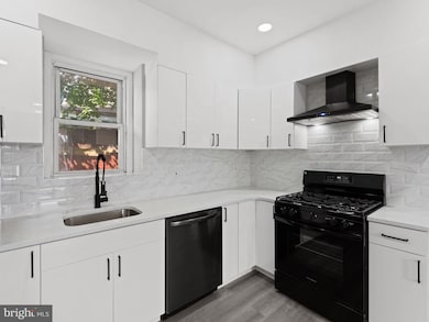 9 N Front St, Darby, PA 19023 - photo 2