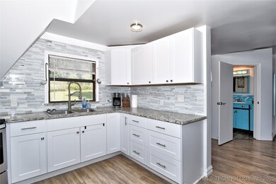 8813 S Coyote Hills Ln, Claremore, OK 74017 - photo 7