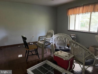 7 Walnut St, Dorchester, NJ 08316 - photo 2