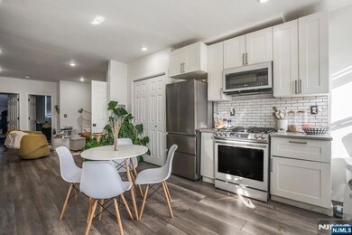 211 1st St unit 3, Jersey City, NJ 07302 - photo 5