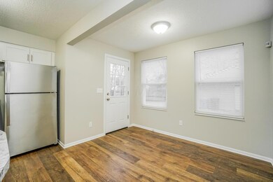 949 S Hampton Rd, Columbus, OH 43227 - photo 2