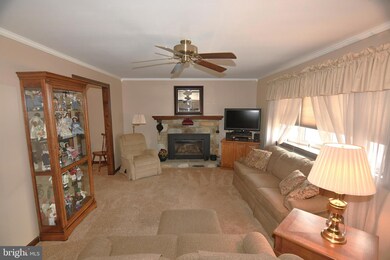 811 Phillips Rd, Warminster, PA 18974 - photo 2