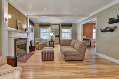 32 Columbine Rd, Milton, MA 02186 - photo 3