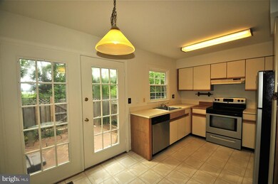 14022 Chestnut Ct, Laurel, MD 20707 - photo 6