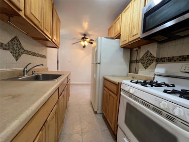 Stratton CoOp unit 5J, Bronx, NY 10460 - photo 6