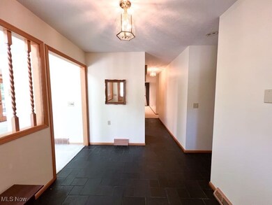 457 E Pioneer Trail, Aurora, OH 44202 - photo 7