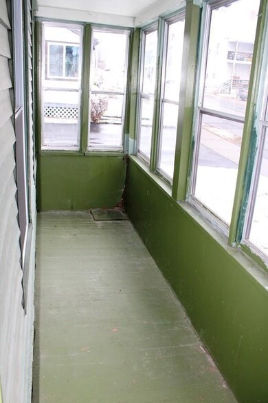 162 Chapman St, Greenfield, MA 01301 - photo 3