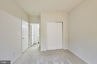 42773 Longworth Terrace, Chantilly, VA 20152 - photo 5