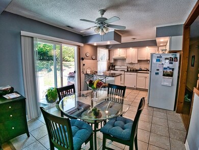 33 Meadowood Dr, South Dartmouth, MA 02748 - photo 7