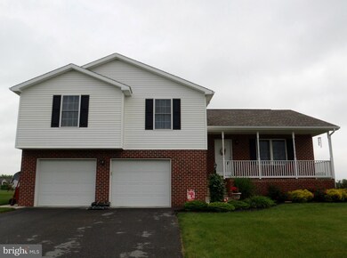 849 Lindia Dr, Chambersburg, PA 17202 - photo 2