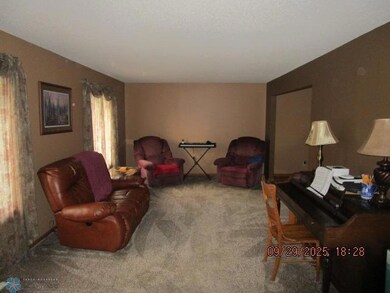 1440 15th St N, Wahpeton, ND 58075 - photo 5