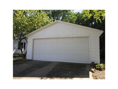 Garage. 2 Car Detached