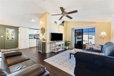 2130 Jacaranda Ct, Naples, FL 34110 - photo 3