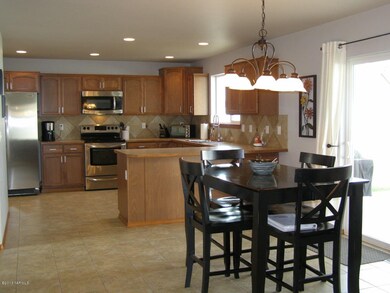 Dining into Kitchen