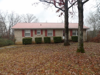 366 Powers Blvd, Waverly, TN 37185 - photo 3
