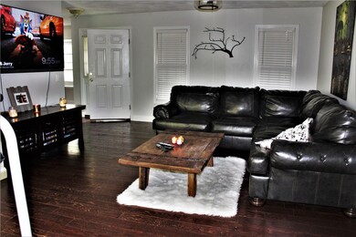 21 Beaver Creek Ct, Cranston, RI 02921 - photo 6