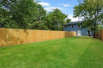 820 W Walker St, Denison, TX 75020 - photo 2