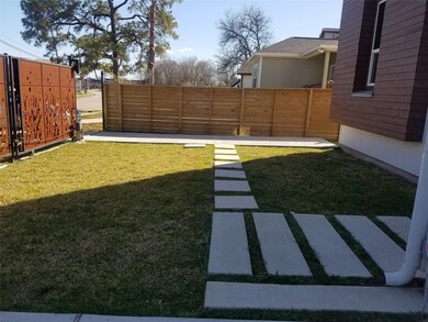 5722 Cullen Blvd unit B, Houston, TX 77021 - photo 2