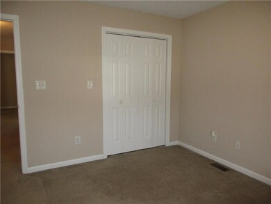 6075 S Stratton Ct, Columbus, IN 47203 - photo 5