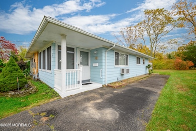 61 Parisian Dr, Toms River, NJ 08753 - photo 2