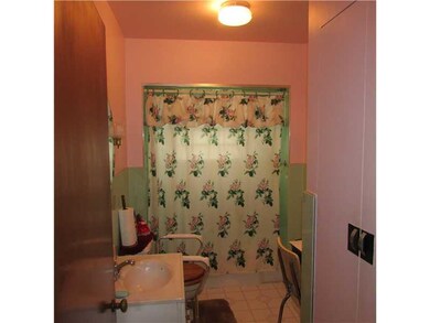 Full Bath.