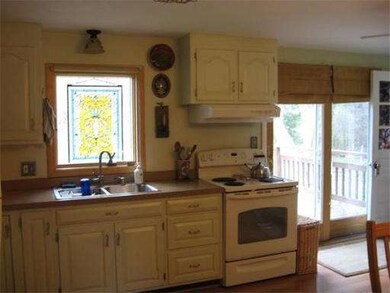 14 Greenwich Rd, Amherst, MA 01002 - photo 5