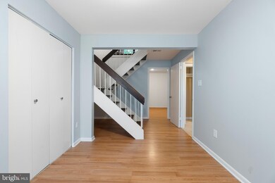 9531 Barcellona Ct, Fairfax, VA 22031 - photo 7